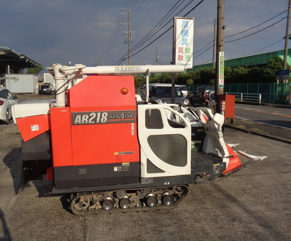 Moissonneuse-batteuse Kubota AR218