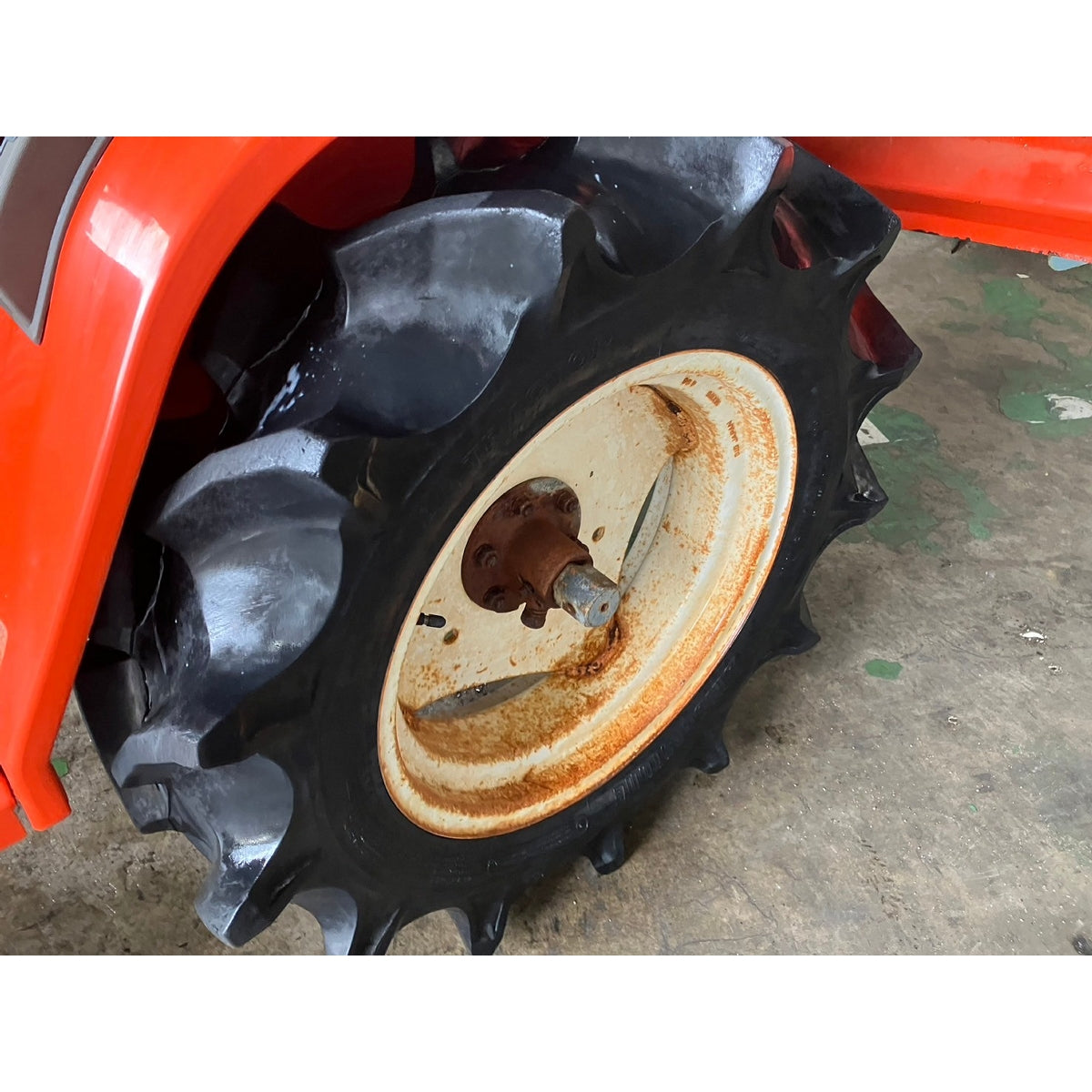 Tracteur Kubota B52 575h
