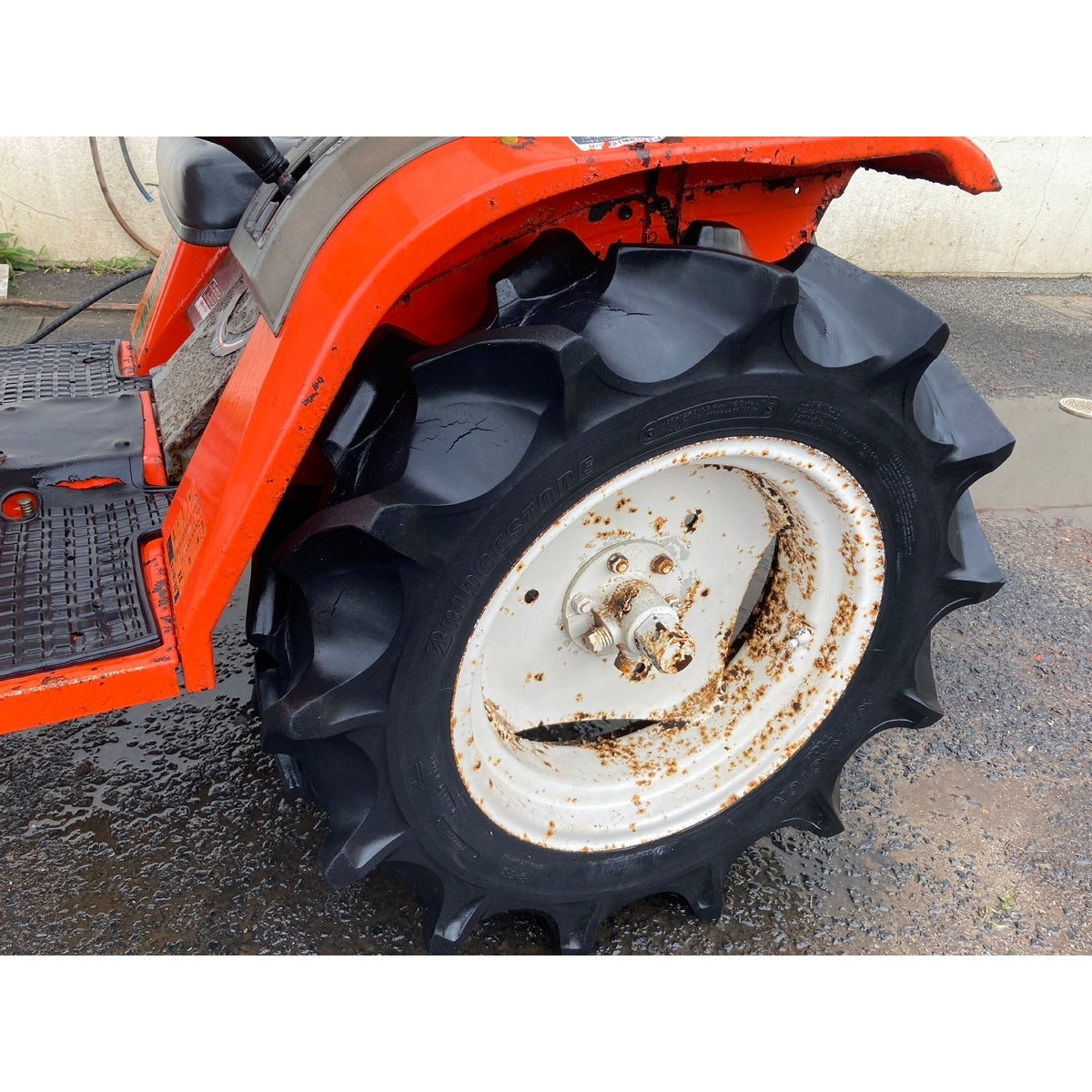 Tracteur Kubota B52 616h