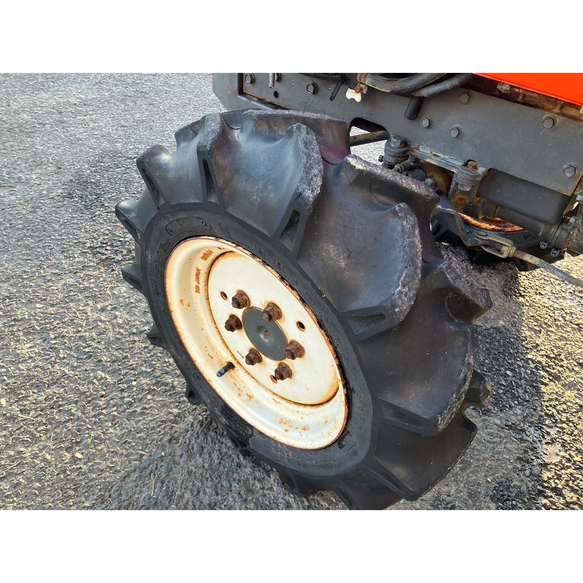 Tracteur Hinomoto CX180D 548h