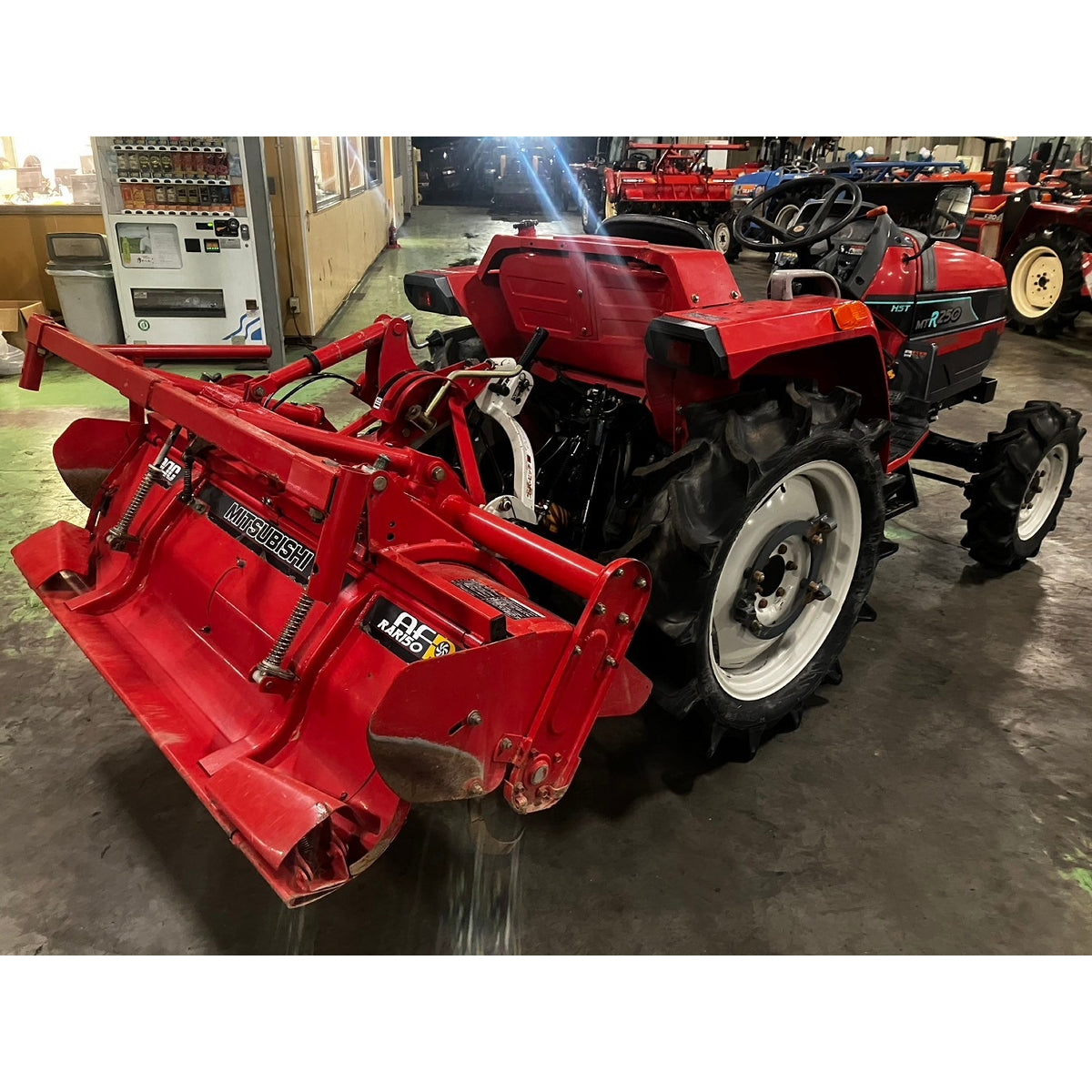Tracteur Mitsubishi MTR250 1421h