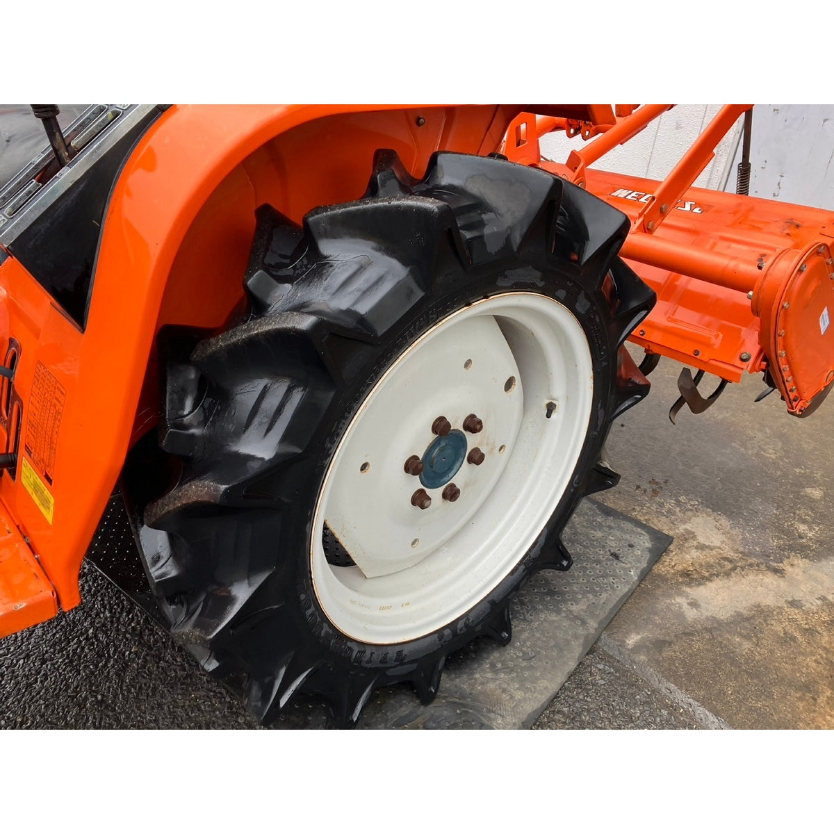Tracteur Kubota B1-17 697h