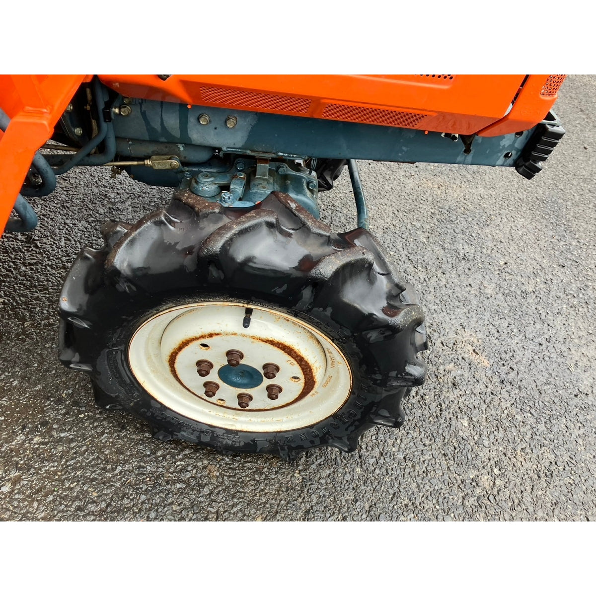 Tracteur Kubota B1-17 697h