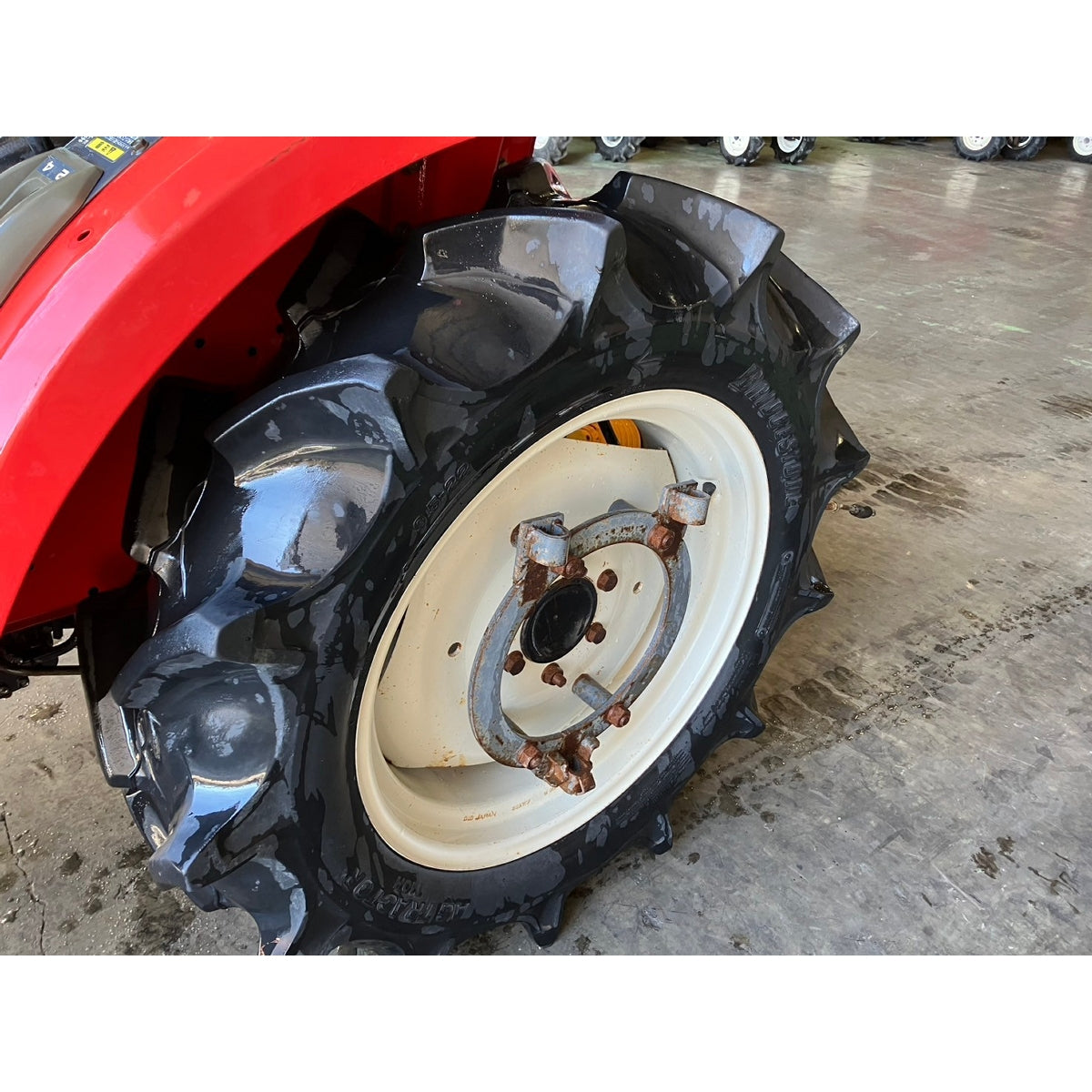 Tracteur Mitsubishi MT240 768h