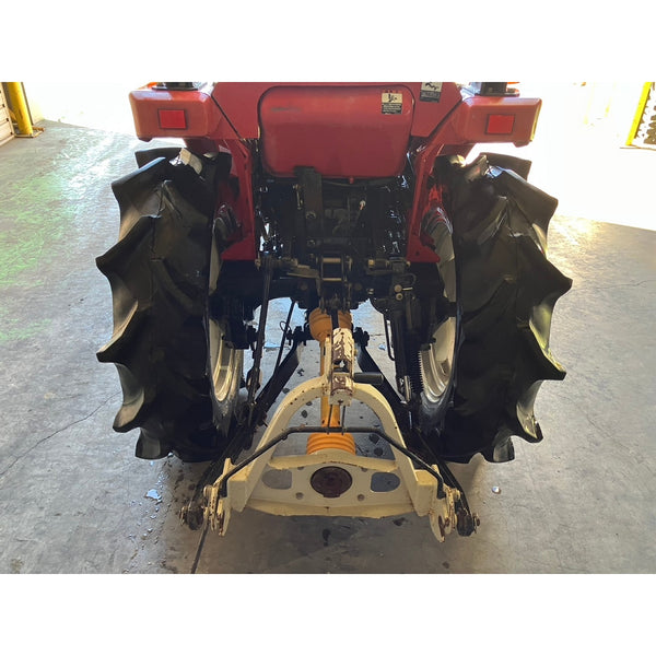 Tracteur Mitsubishi MT240 768h