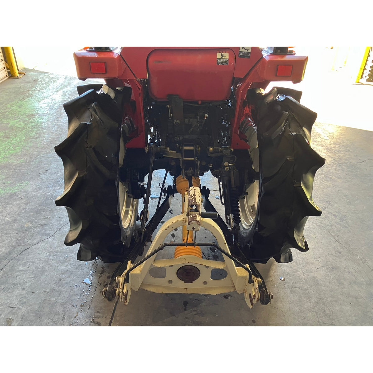 Tracteur Mitsubishi MT240 768h