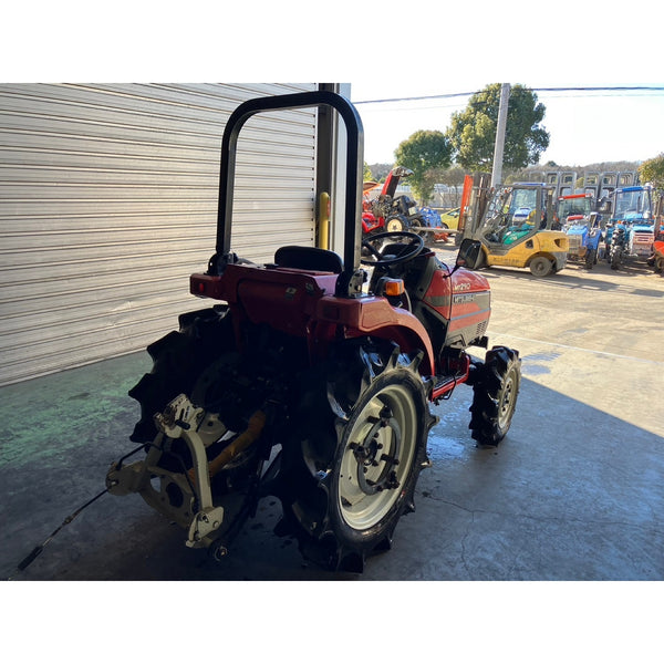 Tracteur Mitsubishi MT240 768h