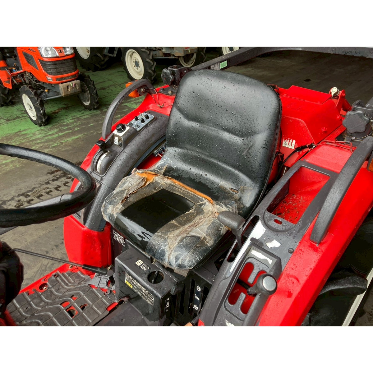 Tracteur Mitsubishi MT221 1496h