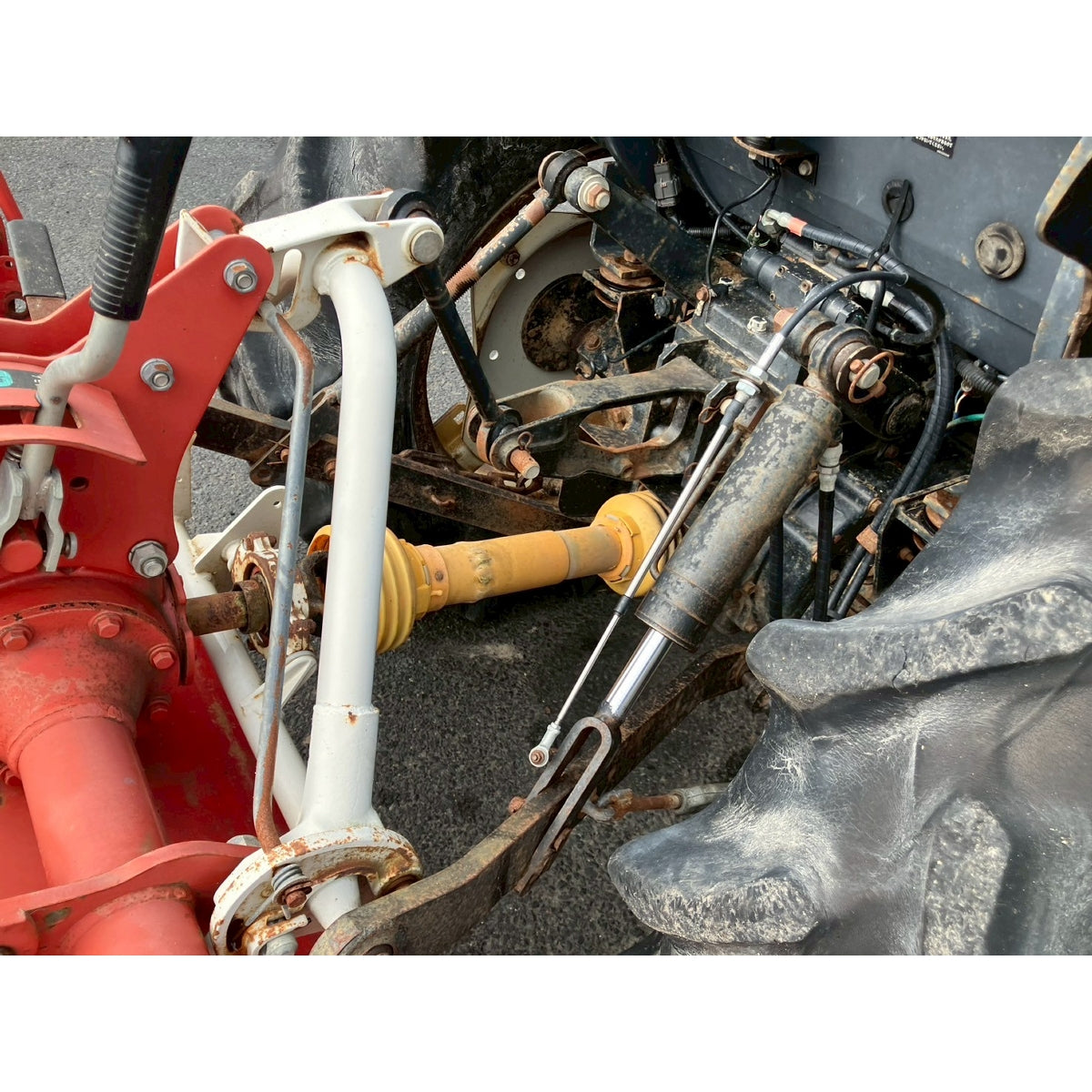 Tracteur Mitsubishi MT311 2364h