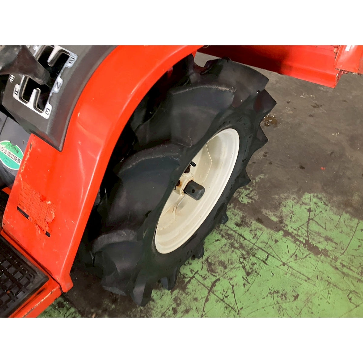 Tracteur Hinomoto CX14D 670h