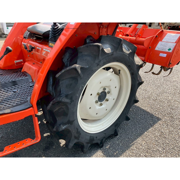 Tracteur Ninomoto NX240D 886h