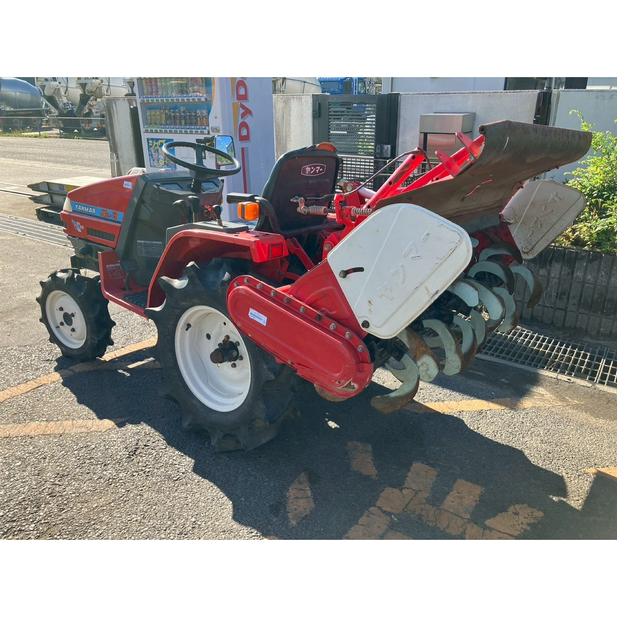 Tracteur Yanmar Ke-3D 588h