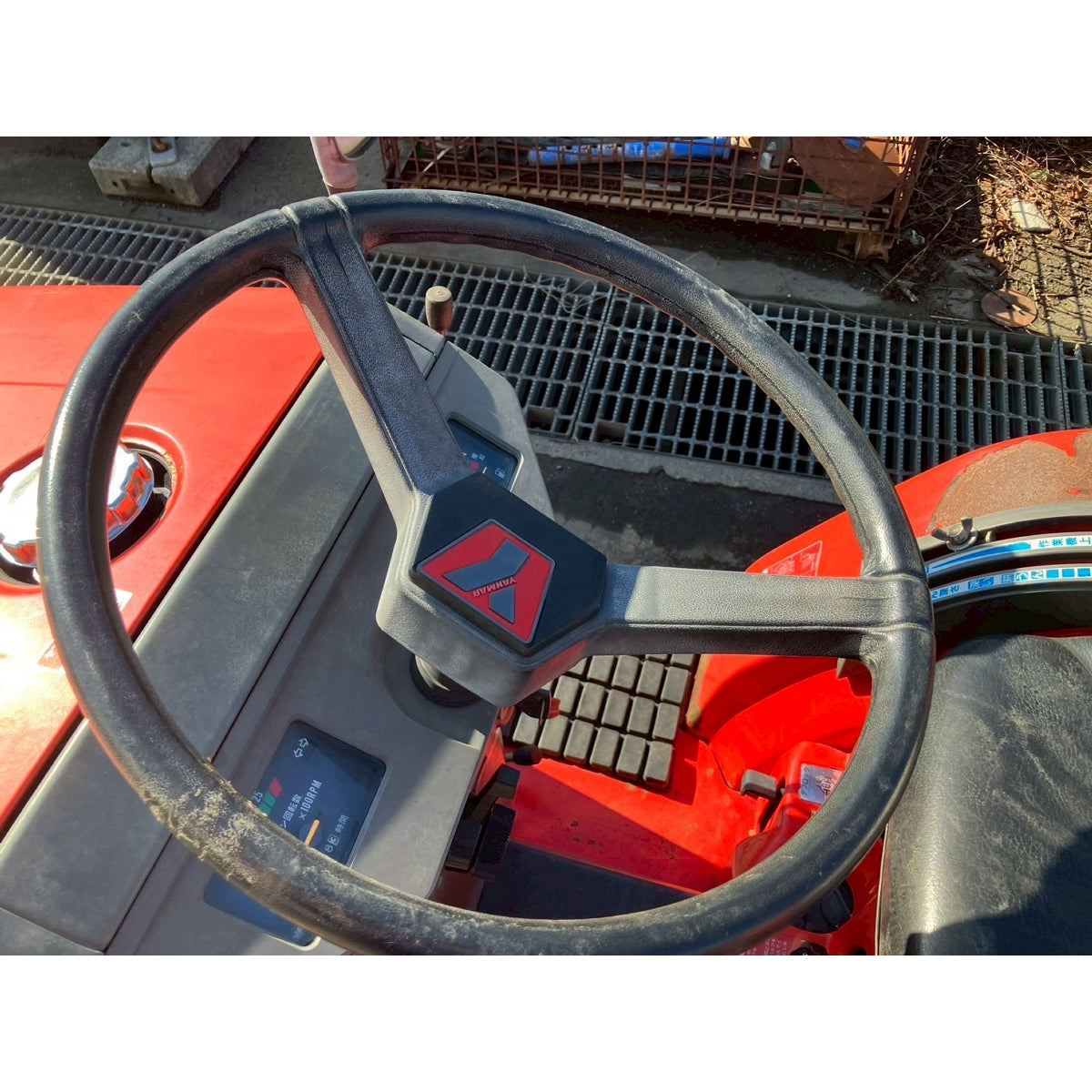 Tracteur Yanmar Ke-3D 588h
