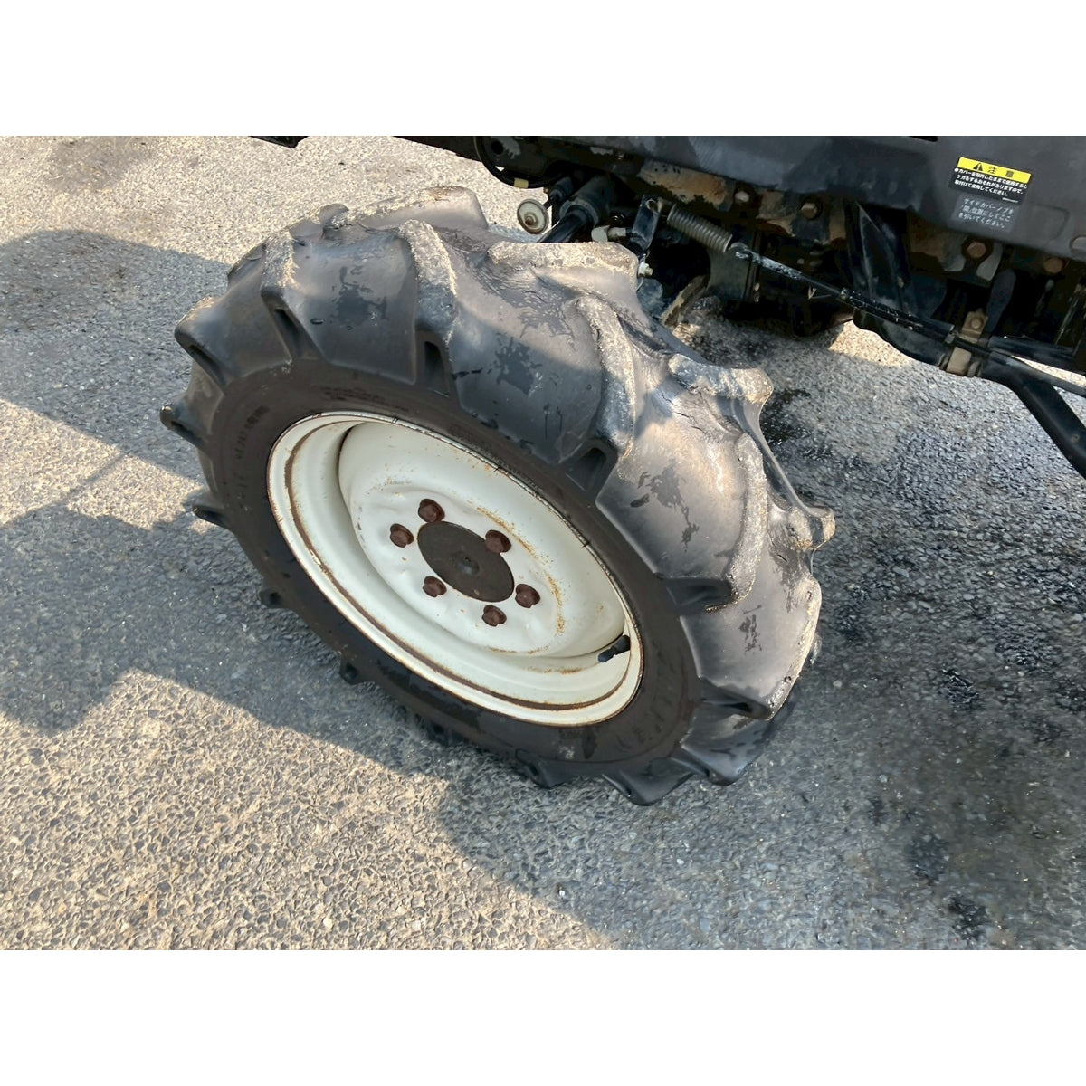 Tracteur Mitsubishi MT266 2030h