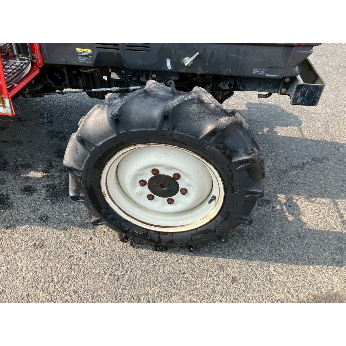 Tracteur Mitsubishi MT266 2030h