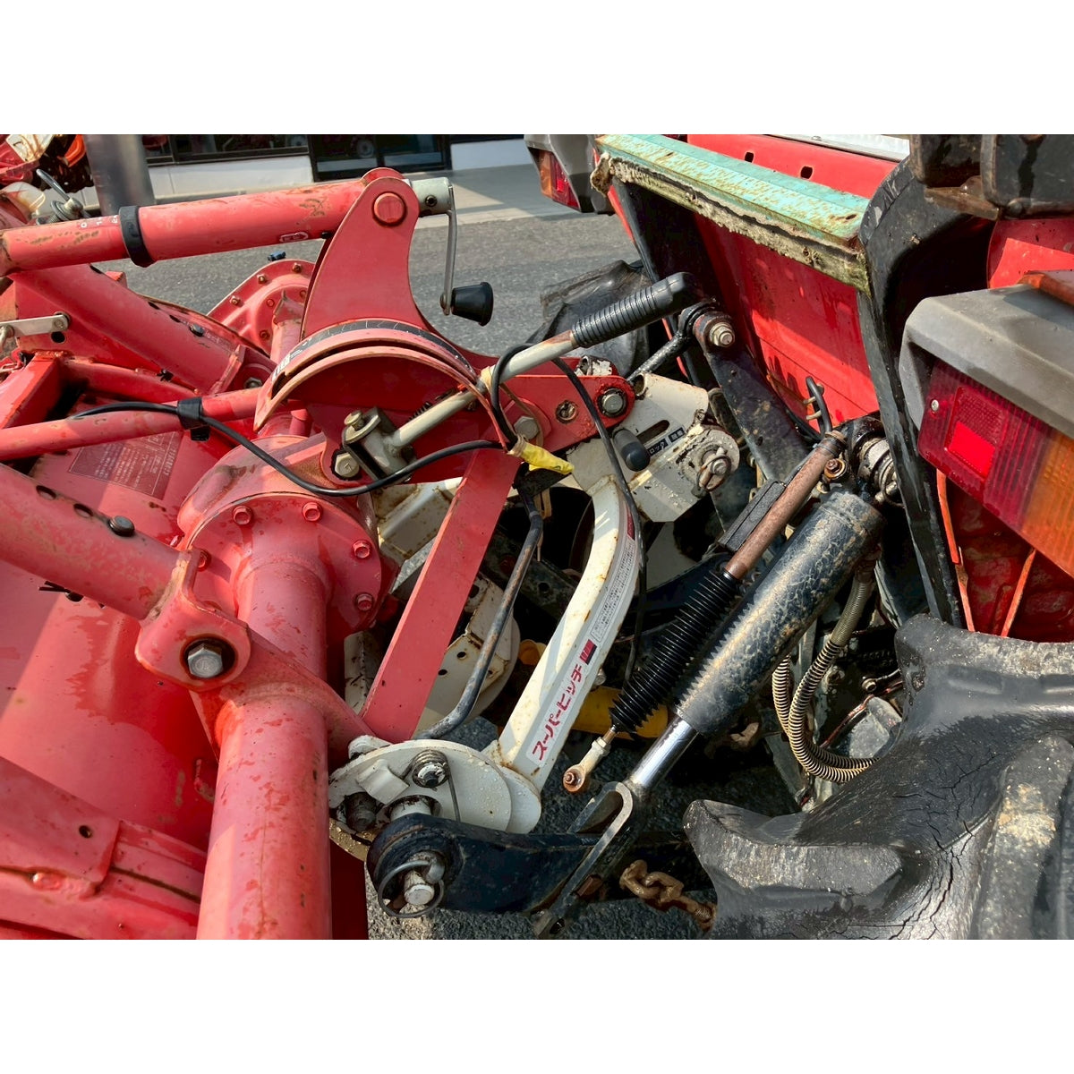 Tracteur Mitsubishi MT266 2030h