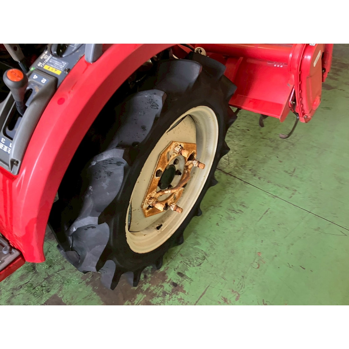 Tracteur Mitsubishi MT200D 290h