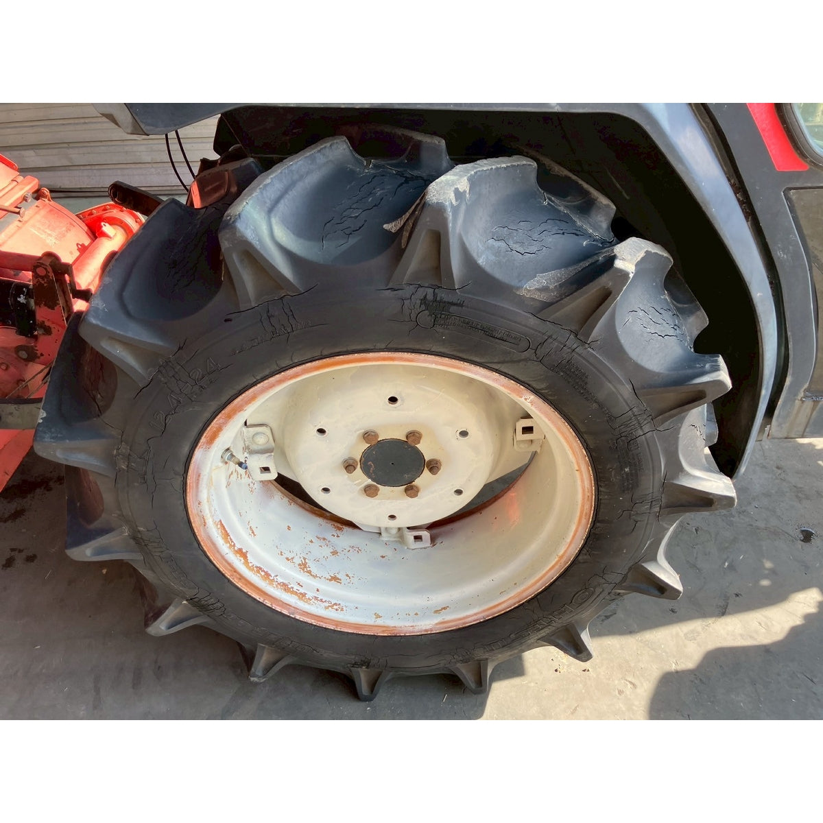 Tracteur Mitsubishi MT305D 819h