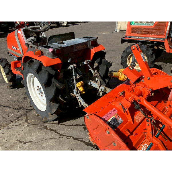 Tracteur Kubota A-19D 893h
