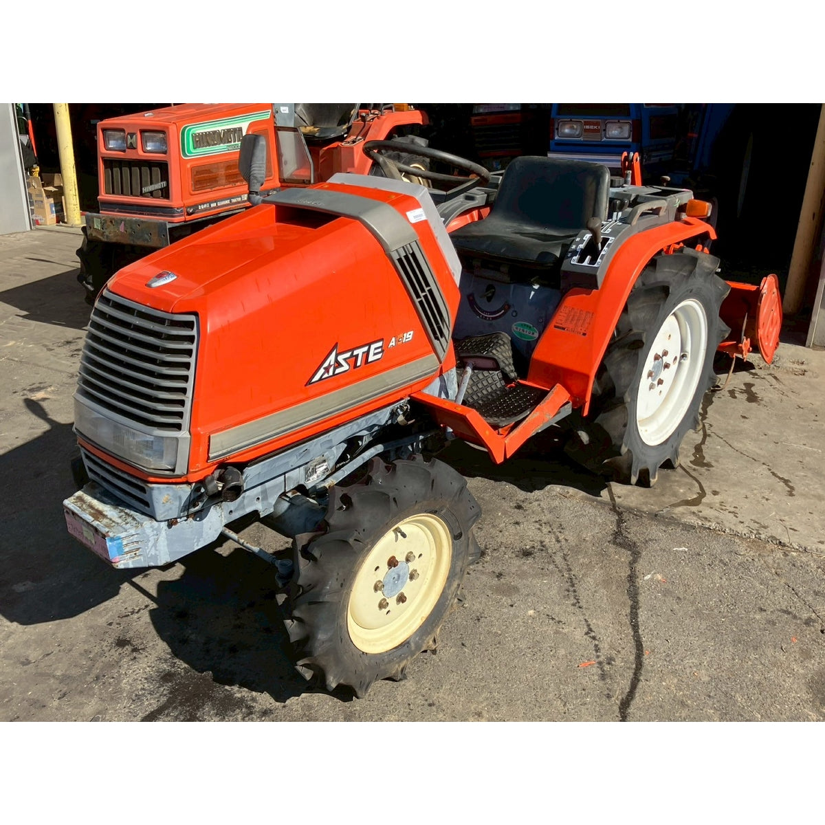 Tracteur Kubota A-19D 893h