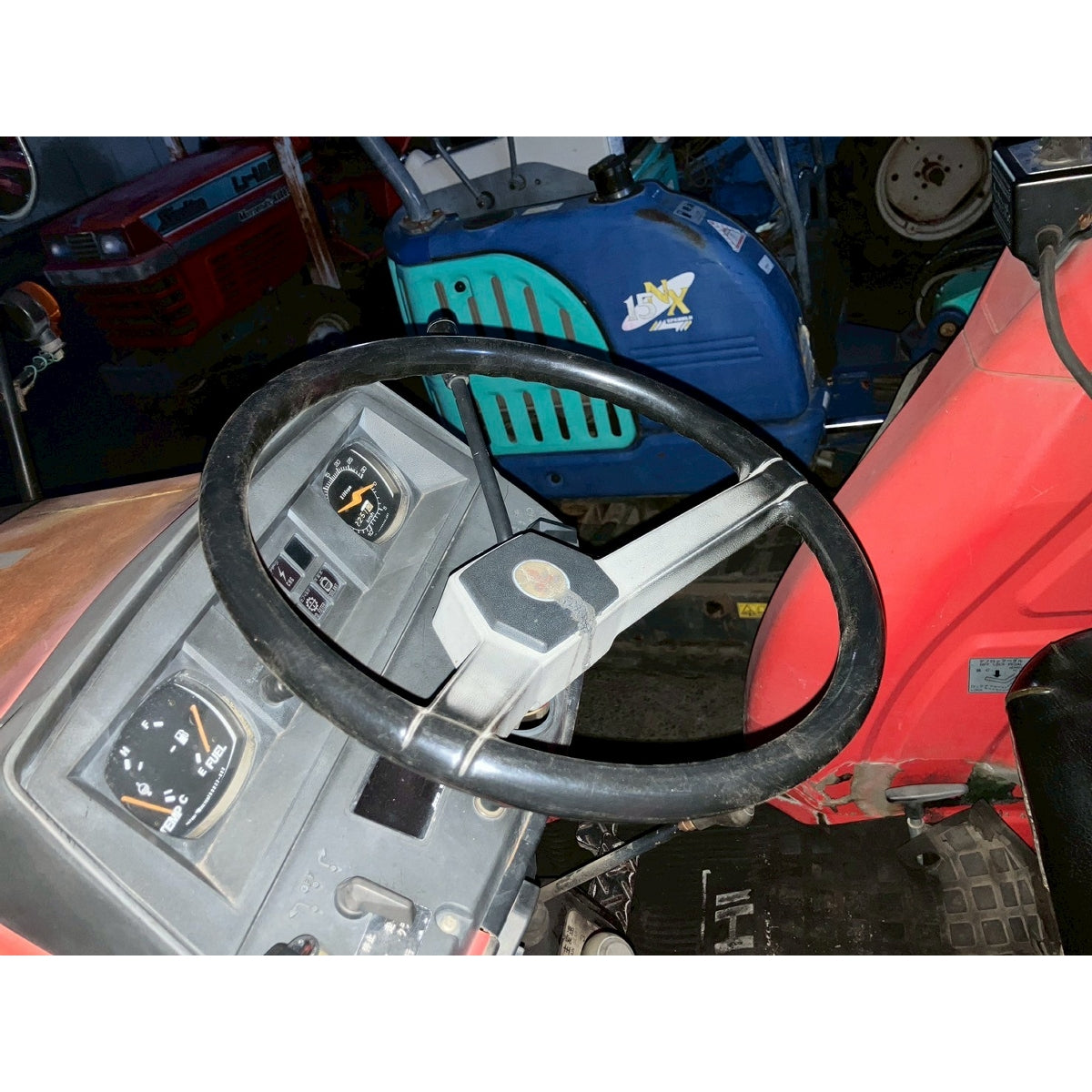 Tracteur Mitsubishi MT32D 2251h