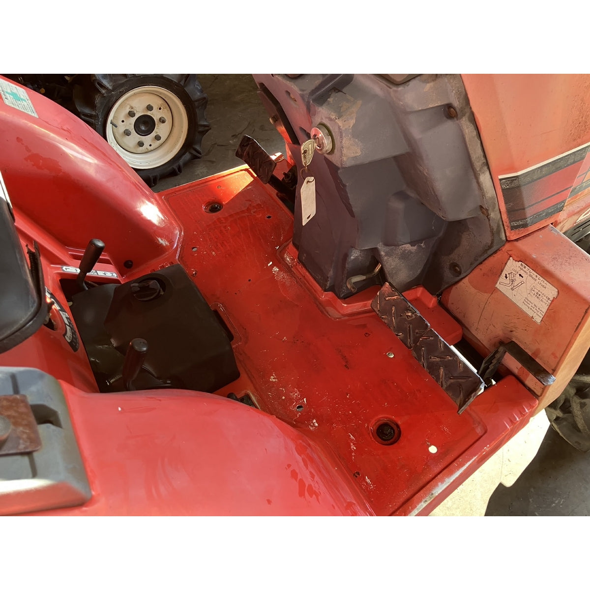 Tracteur Mitsubishi MT16D 860h