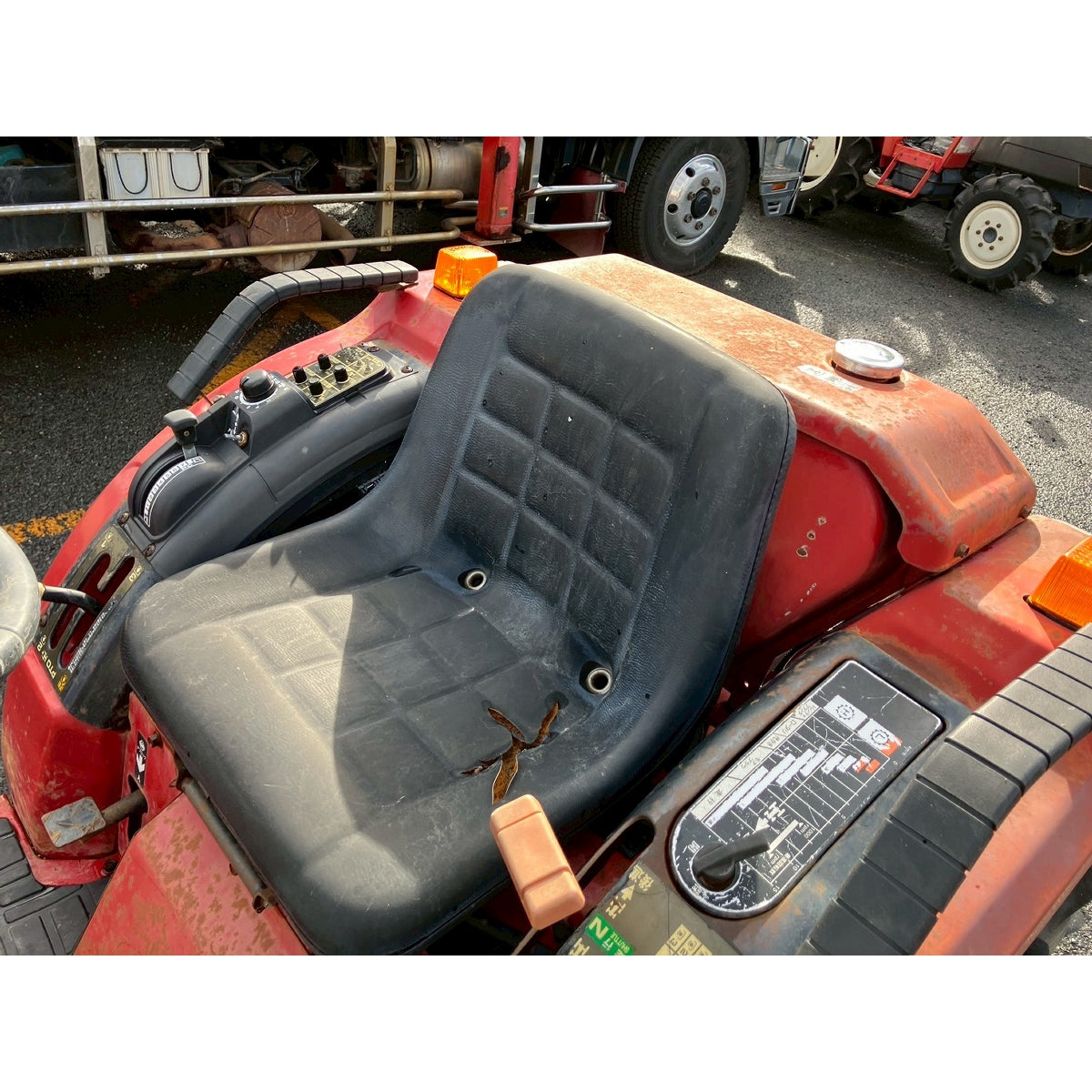 Tracteur Mitsubishi MT165 1927h