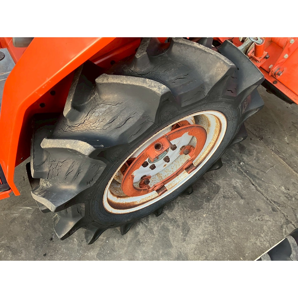 Tracteur Kubota L1-205D 588h