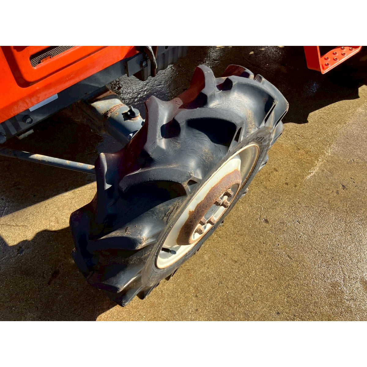 Tracteur Kubota L1-215D 895h
