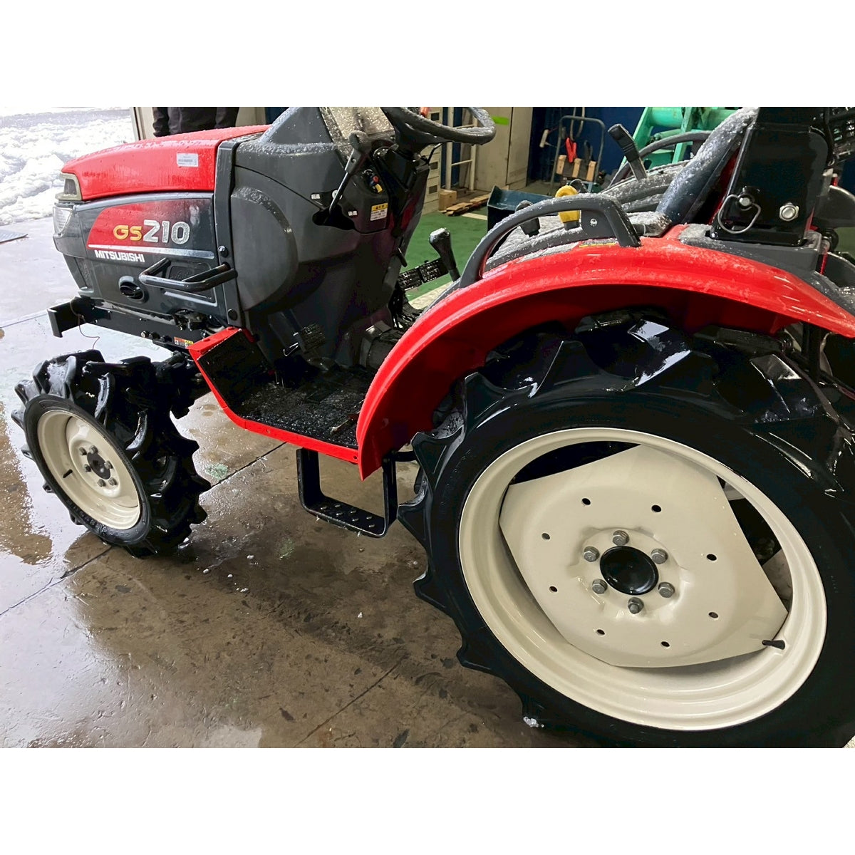 Tracteur Mitsubishi GS210 1200h