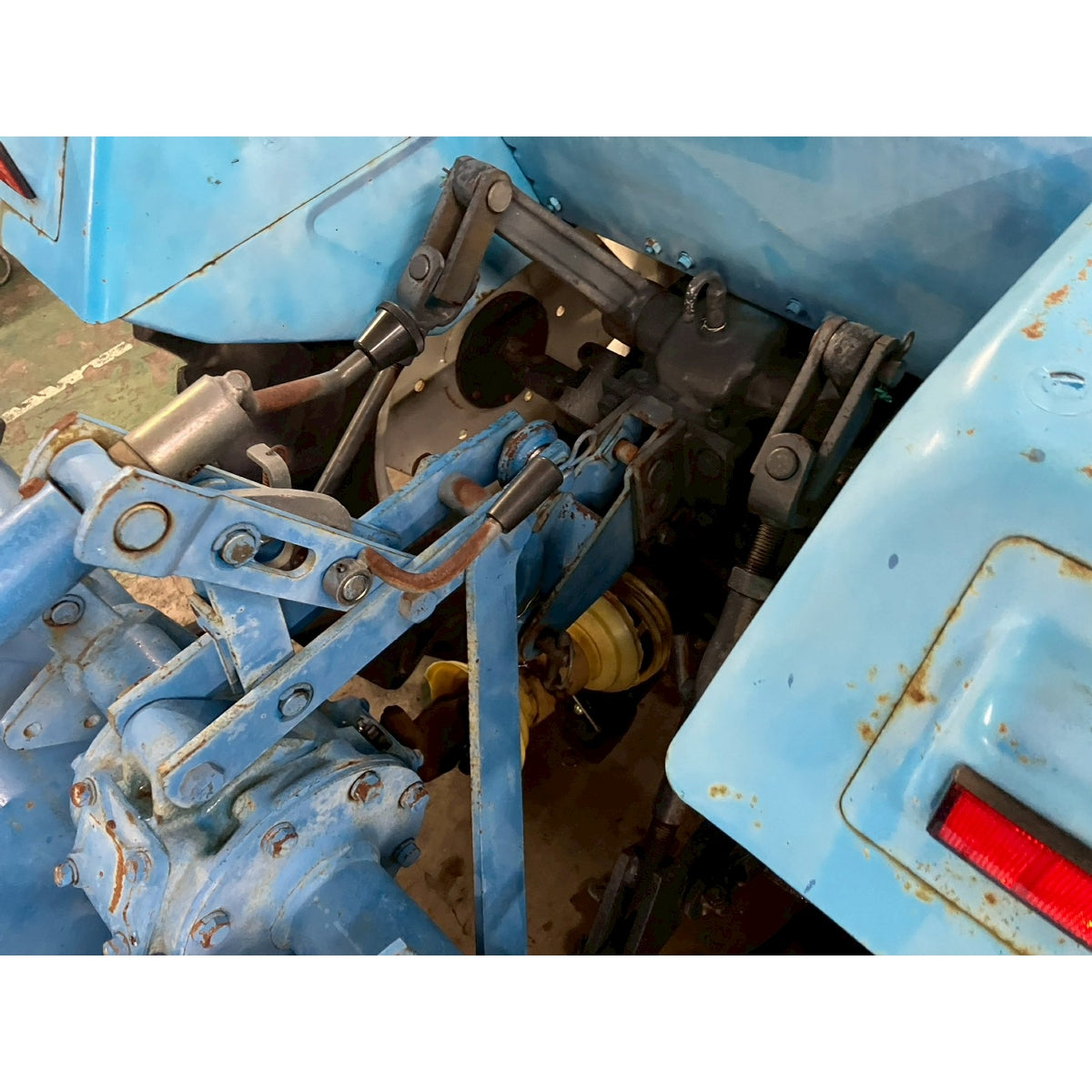 Tracteur Mitsubishi MT2001S 476h