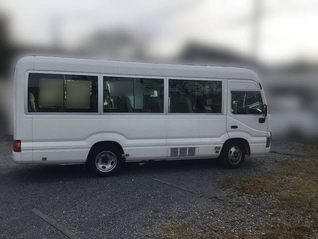 Toyota Coaster microbus