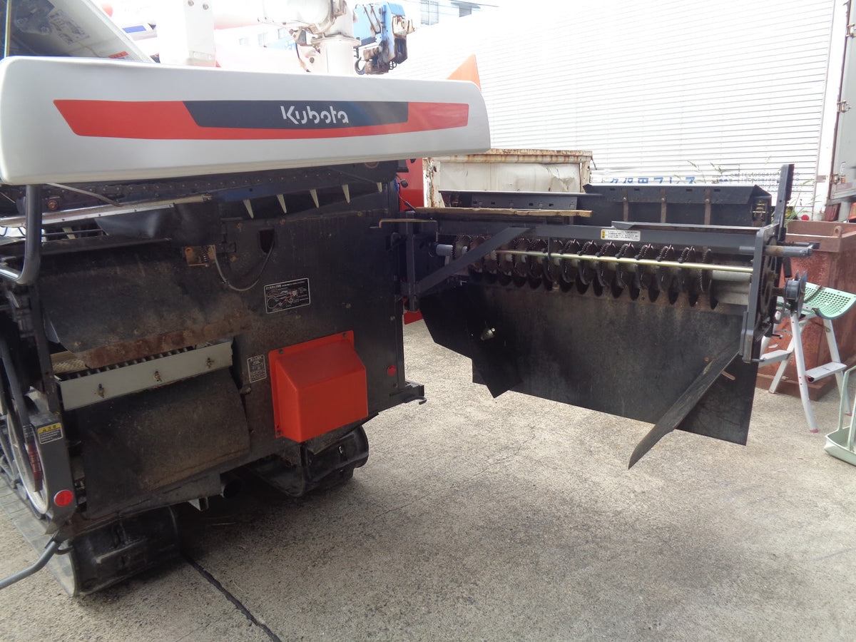 Moissonneuse-batteuse Kubota AR218