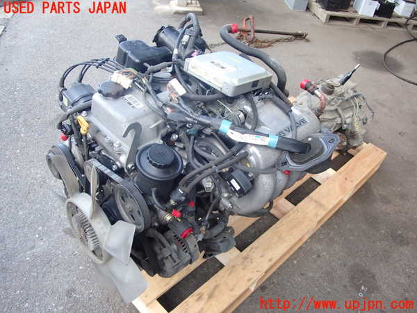 WP24013 HILUX SURF (RZN185W) Ensemble moteur et transmission (avec auxiliaires et ECU) 3RZ 4FAT utilisé