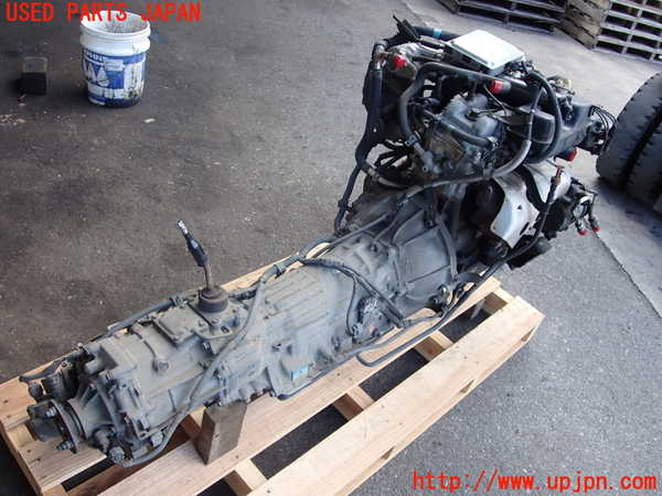 WP24013 HILUX SURF (RZN185W) Ensemble moteur et transmission (avec auxiliaires et ECU) 3RZ 4FAT utilisé