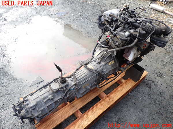 WP24015 HILUX SURF (RZN185W) Ensemble de transmission moteur (auxiliaires et ECU) 3RZ-FE 4FAT utilisé